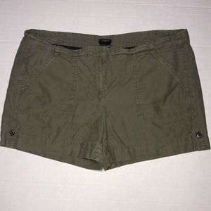 Ann Taylor Women’s Signature Shorts 16
